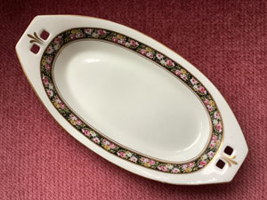 Pompadour pattern early 20thC (family collection)